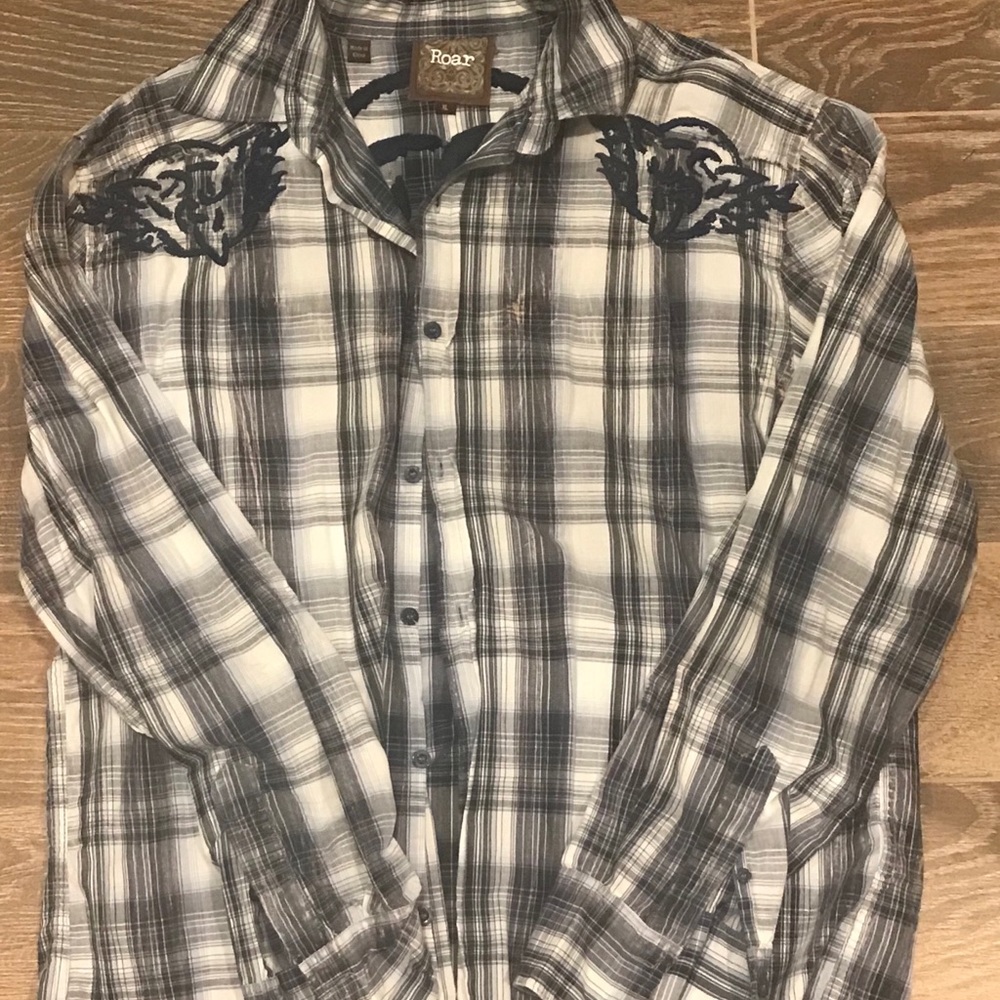 Roar long sleeved button up